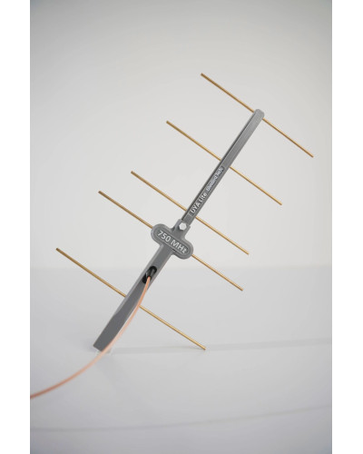 Антена Yagi-Uda Lite 750